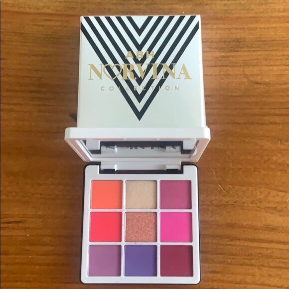 Anastasia Beverly Hills
Mini Norvina Pro Pigment - Picture 1 of 4